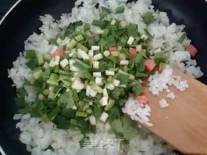 Make Garlic ham and egg fried rice step 10