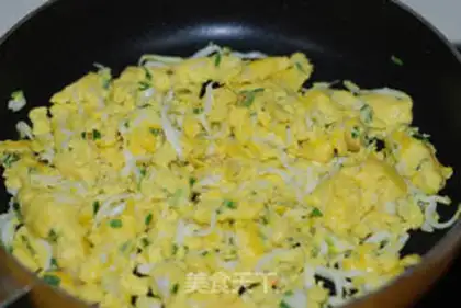 Make Silverfish fried eggs step 6