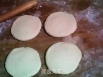 Make Soy sauce and omelet step 1