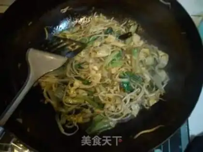 Make Green bean sprouts and soy sauce step 4