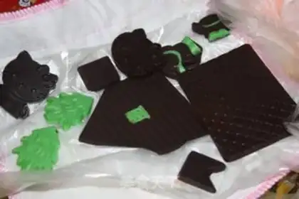 Make Chocolate Christmas house step 7