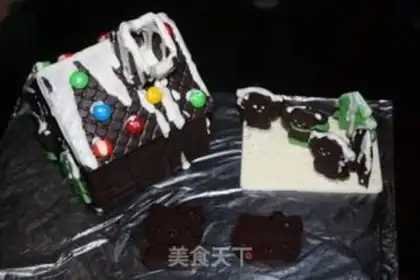 Make Chocolate Christmas house step 8
