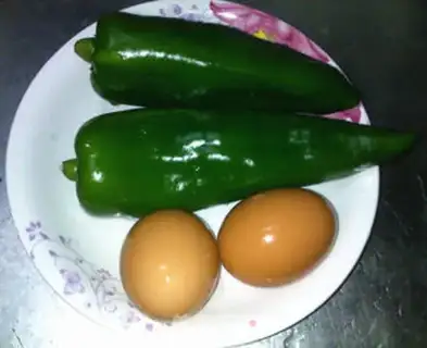 Make Green peppers for cheese and fried eggs step 0
