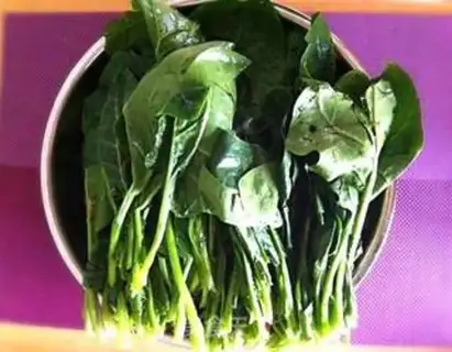 Make Spinach omelet soup step 0