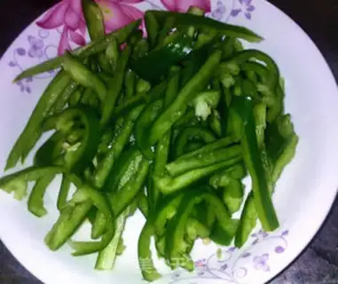 Make Green peppers for cheese and fried eggs step 3