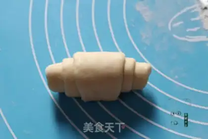 Make Classic butter rolls step 4