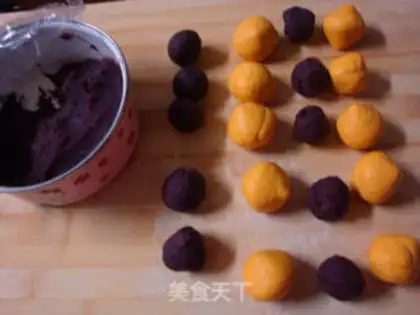 Make Pumpkin soy-crackers step 3