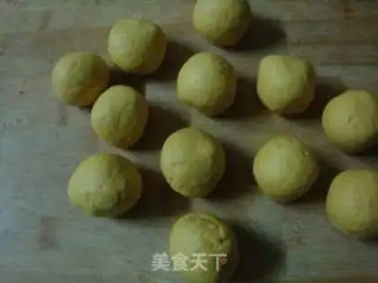Make Pumpkin soy-crackers step 5