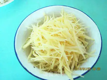 Make Garlic potatoes step 1
