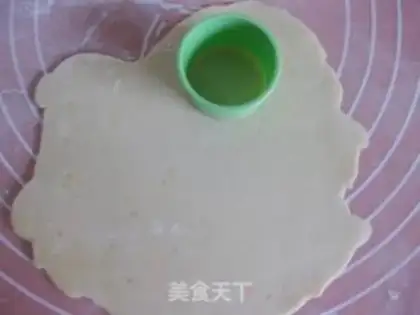 Make Rose cookies step 7