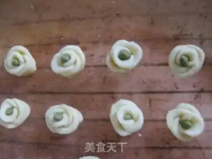 Make Rose cookies step 11