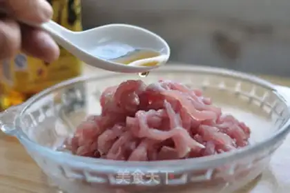 Make Squeeze noodles step 1