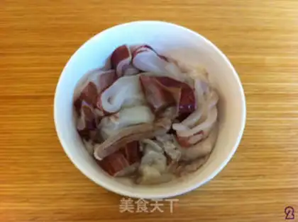 Make Marathon seafood eggs step 1