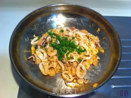 Make Marathon seafood eggs step 11