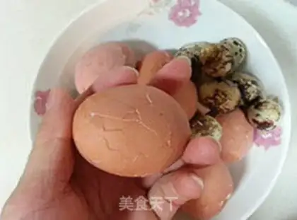 Make Five spicy tea eggs step 1
