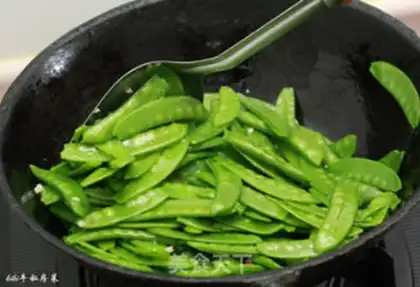 Make Garlic Dutch beans step 8