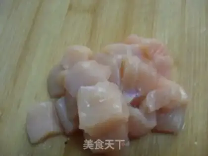 Make Five-coloured cashew nut chicken step 1