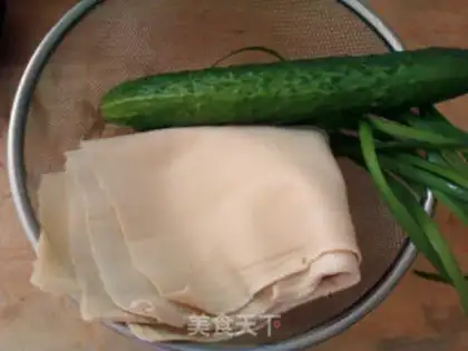 Make Lavender blue vegetable rolls step 1