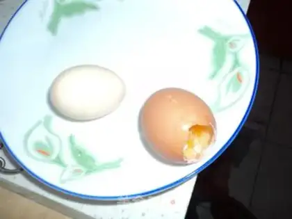 Make cucumber fried eggs step 3