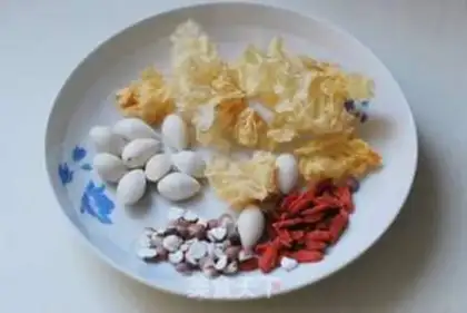 Make Silver sips of white fruit step 0