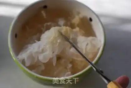 Make Silver sips of white fruit step 1