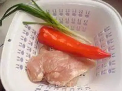 Make The cold hand tore the chicken silk step 0