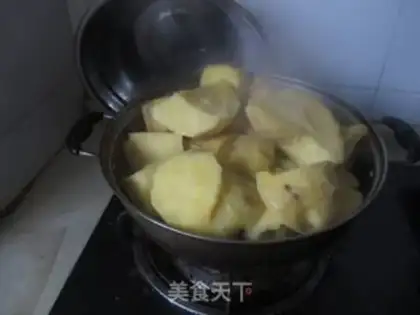 Make Yellow-rice sweet potatoes step 1