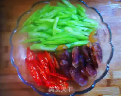 Make Celery fried sausage step 0