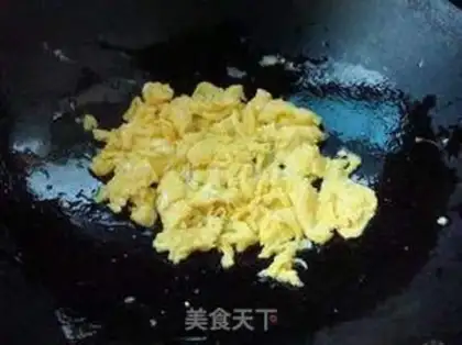 Make Mustard fried eggs step 3