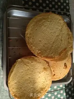 Make Strawberry cake step 15