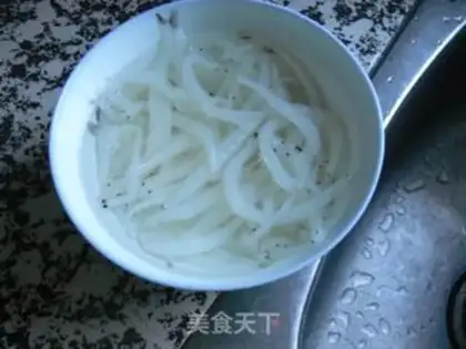 Make Silverfish fried eggs step 1