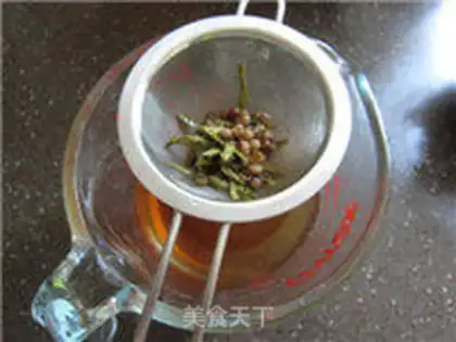 Make Dragon well tea and beef dumplings step 1