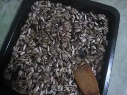 Make Five sunflower seeds step 9