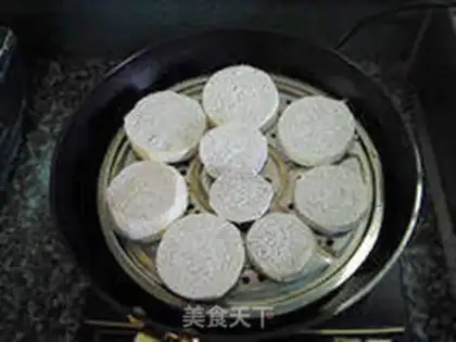 Make Gold Plum rolls step 4