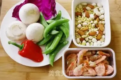 Make Nuts fried arctic shrimp step 0