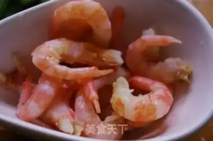Make Nuts fried arctic shrimp step 3
