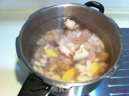 Make Sour soup hooves step 6