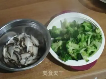 Make Fry mushrooms and broccoli step 2