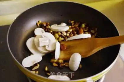 Make Nuts fried arctic shrimp step 7