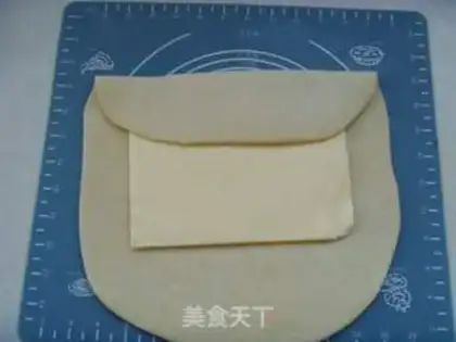 Make Almond Crown step 3