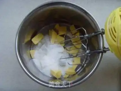 Make Almond Crown step 10