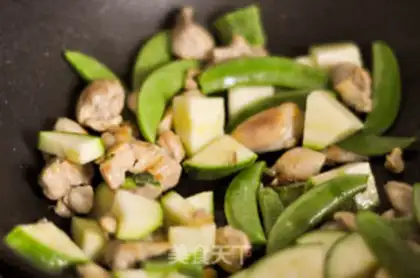 Make Thai green curry chicken step 4