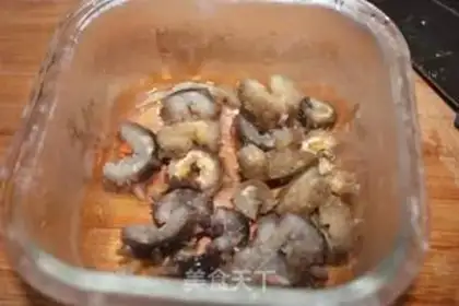 Make Precious sea cucumber step 2