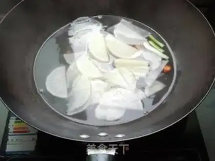 Make Spicy sauerkraut soup step 3