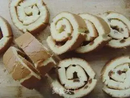 Make raisin cake roll step 18