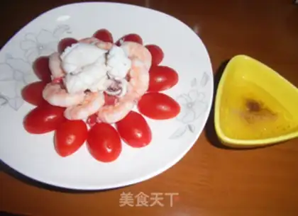 Make Seafood tomato salad step 4