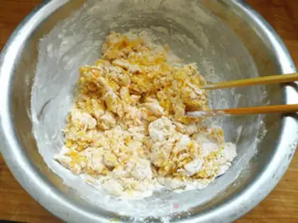 Make Yellow rose roll step 2