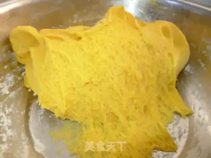 Make Yellow rose roll step 4