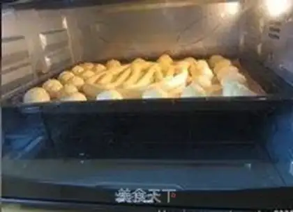 Make Crown cream puff step 14