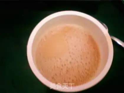 Make Strawberry double milk tea step 4